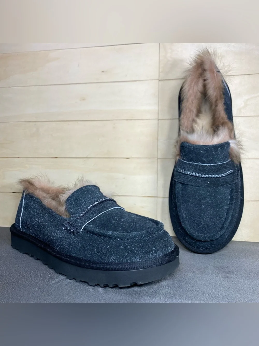UGG Ellis Loafer Black Hairy Suede Women's Size 9 Shoes Lambs Fur 1179390 - Picture 11 of 11